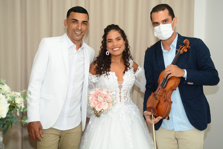 Violinista Guilherme Teixeira | Música Para Eventos E Aulas Particulares image