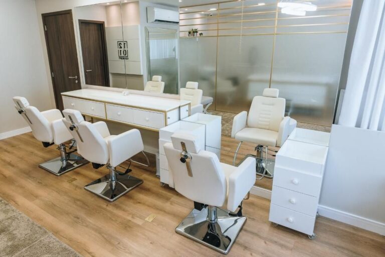 Amanda Keyla Maquiagem And Penteados image