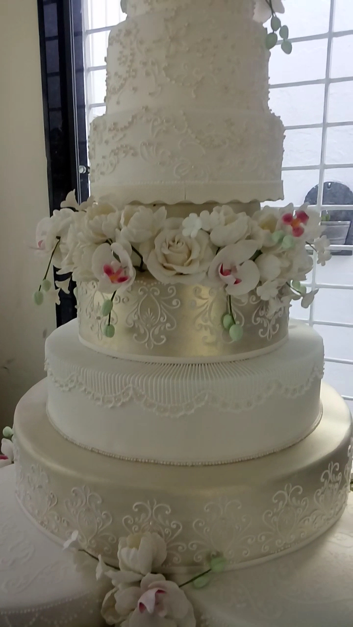 Cássia Pereira Bolos Artísticos image