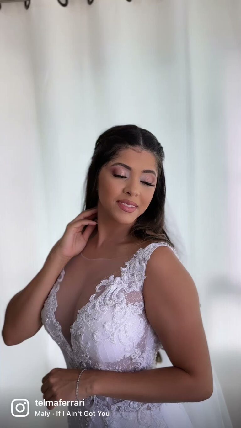 Estúdio Telma Ferrari Maquiadora Penteados image